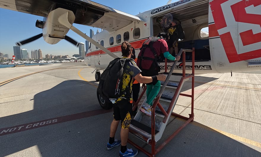 اسکای دایوینگ دبی